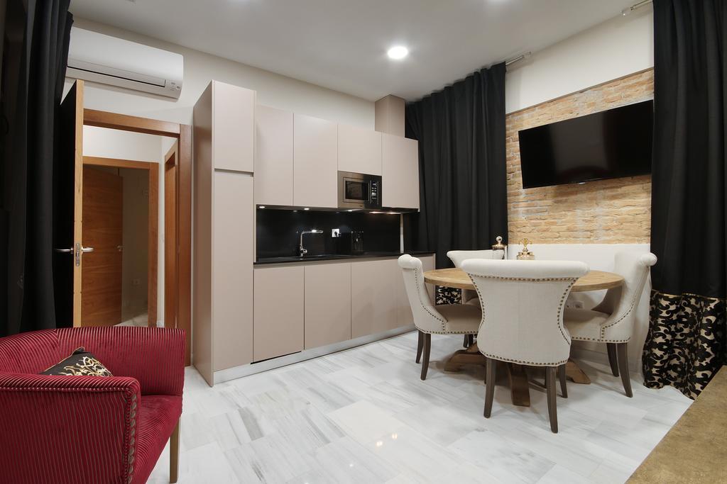 Suites Gran Via Capilla Real Γρανάδα Εξωτερικό φωτογραφία